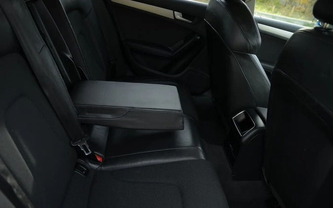 Audi A4 cena 44700 przebieg: 196478, rok produkcji 2011 z Nowogrodziec małe 631